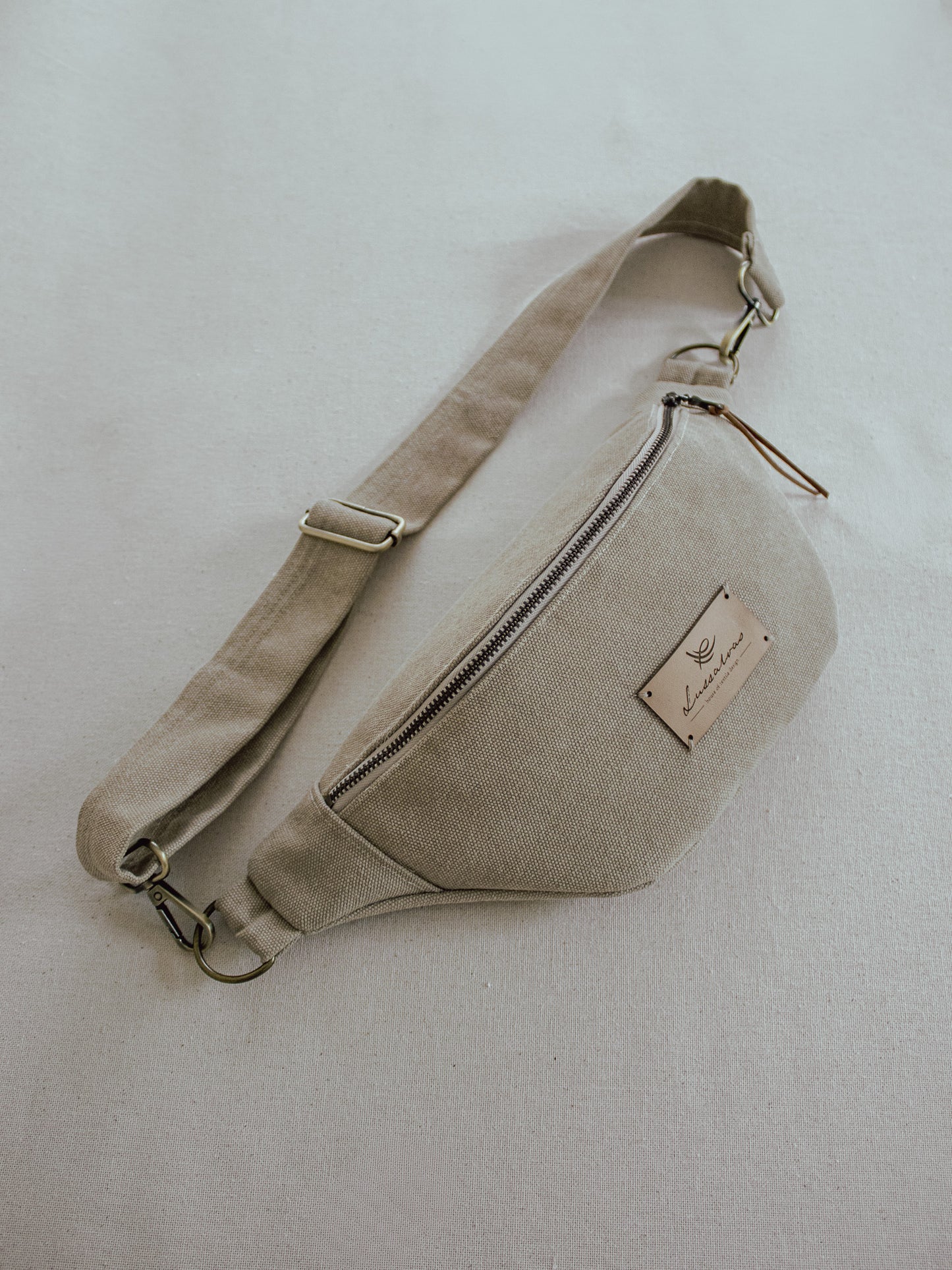 SARAH PIETRA | CROSSBODY STONE-WASHED BAUMWOLLE