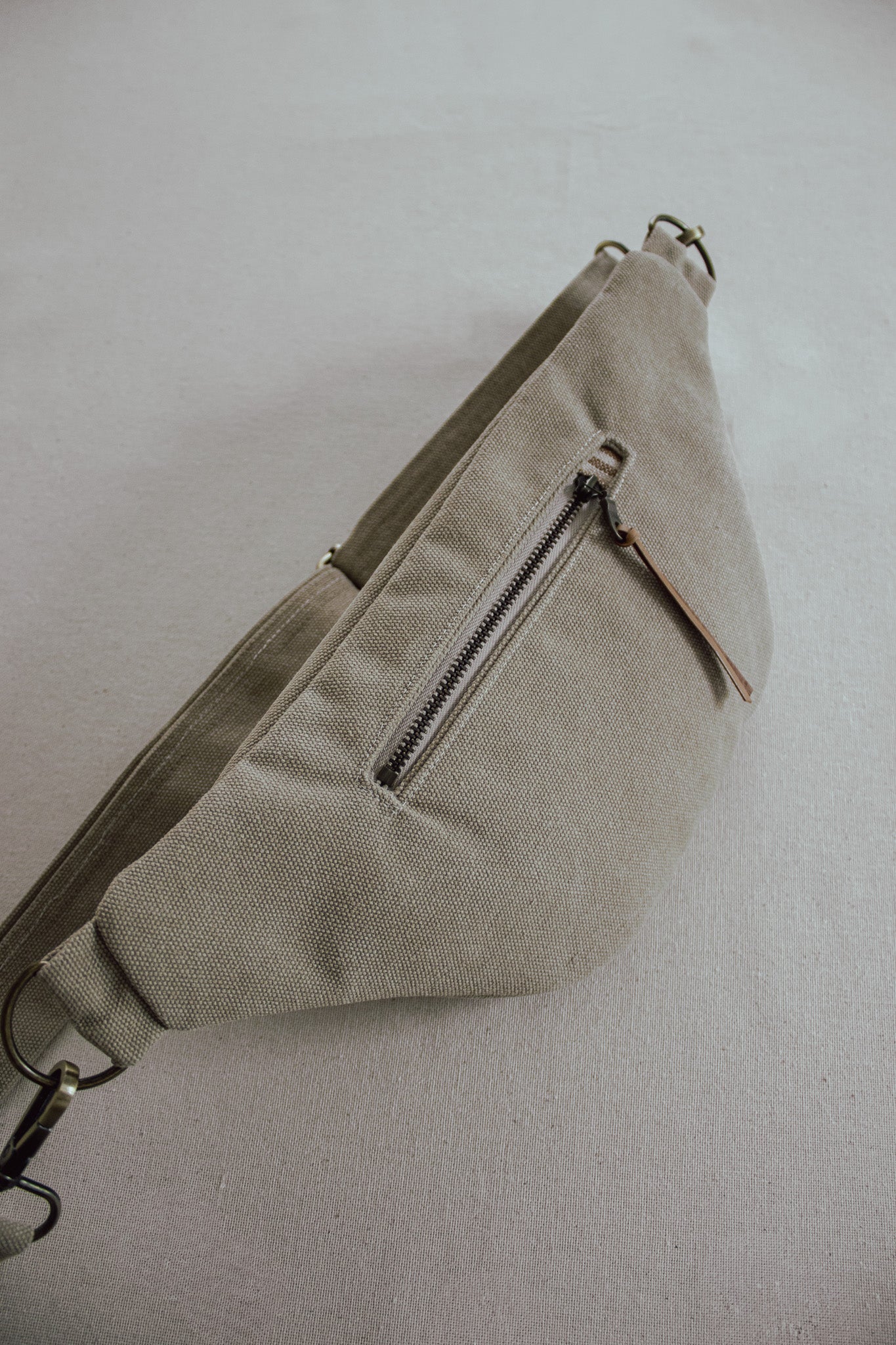 SARAH PIETRA | CROSSBODY STONE-WASHED BAUMWOLLE