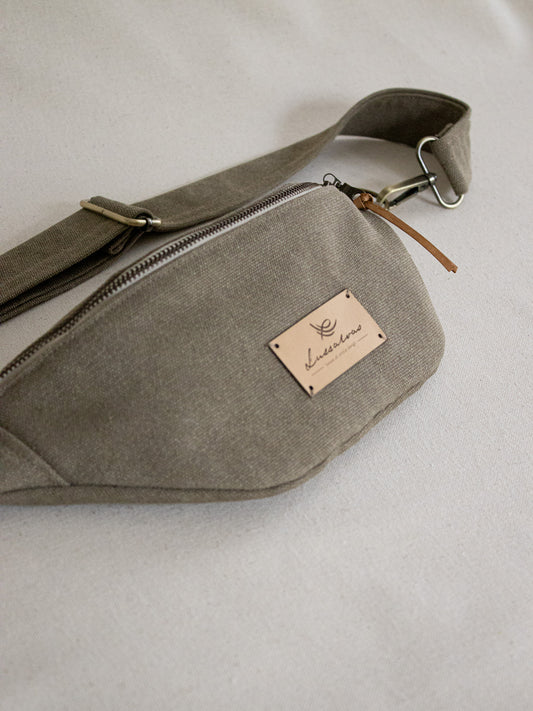 SARAH PIETRA | CROSSBODY STONE-WASHED BAUMWOLLE OLIVE