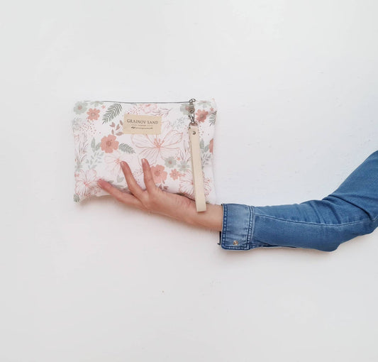 LIA | POUCH AUS CANVAS MIT BLUMEN