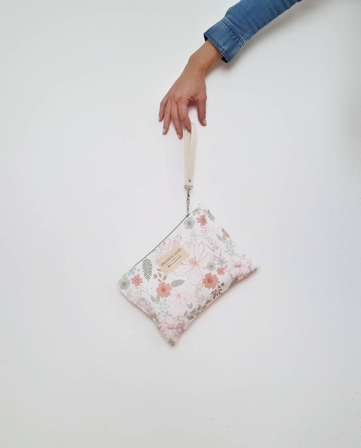 LIA | POUCH AUS CANVAS MIT BLUMEN